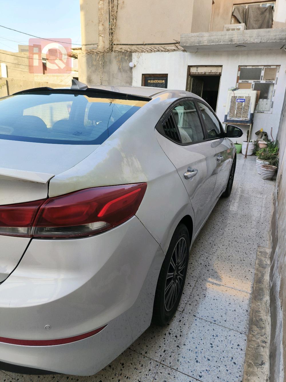 Hyundai Elantra
